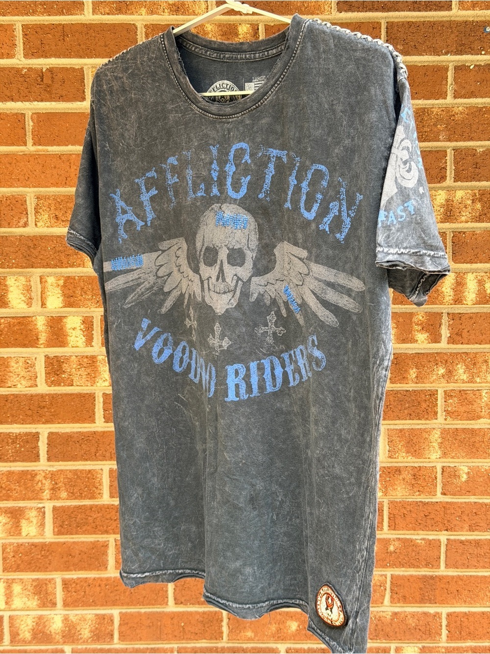 Affliction Men's Graphic Skull with Wings Distressed on Purpose His Size Large